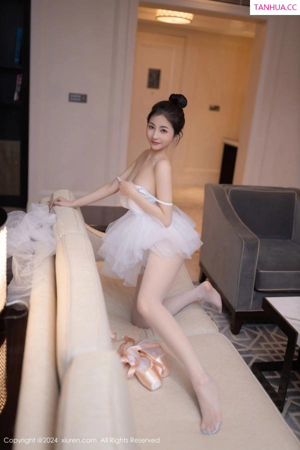   [XiuRen]高清写真图 2024.06.05 No.8657 鱼尾fish 丝袜美腿第39张图片
